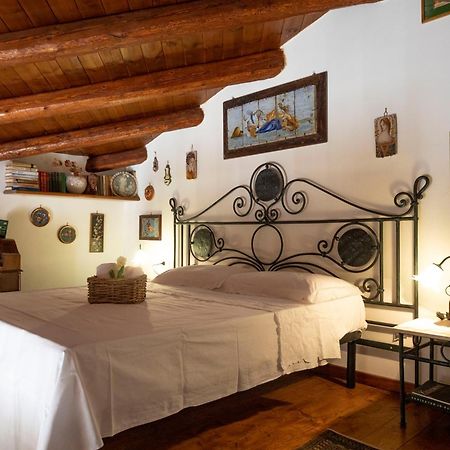 Familyholidays La Finestra Di Fronte Cefalù Dış mekan fotoğraf