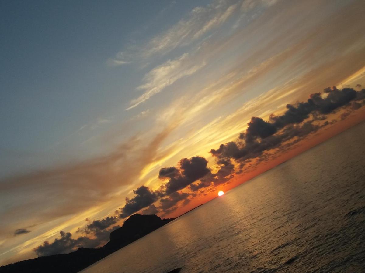 Familyholidays La Finestra Di Fronte Cefalù Dış mekan fotoğraf